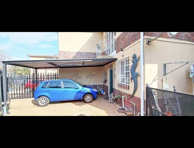 2 BEDROOM DUPLEX FOR SALE IN PRIMROSE HILL